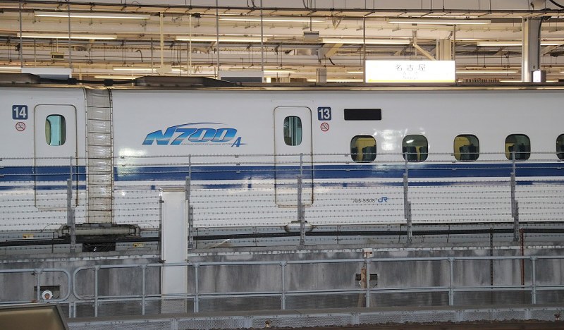 台車部分に異常が見つかった「のぞみ34号」の13号車=代表撮影