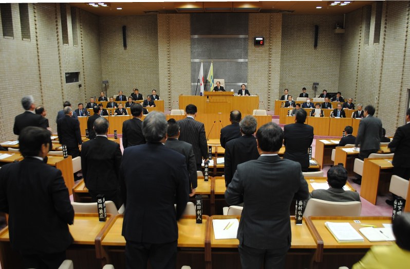 容認決議案を賛成多数で可決した佐賀市議会