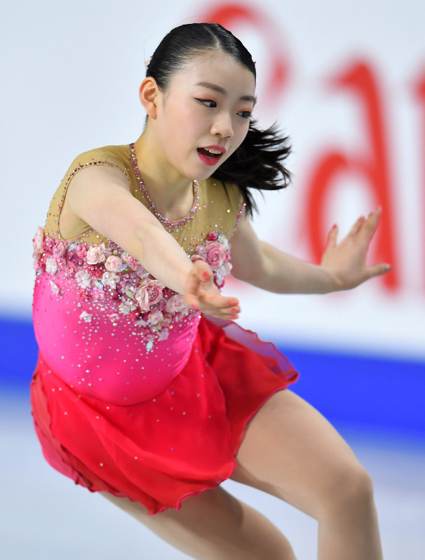 平成29年 新聞記事 紀平 史上初3回転半ジャンプ 3回転トーループ連続 宮原悔し5位 日本勢3大会ぶり表彰台逃す 1301 贈る結婚祝い