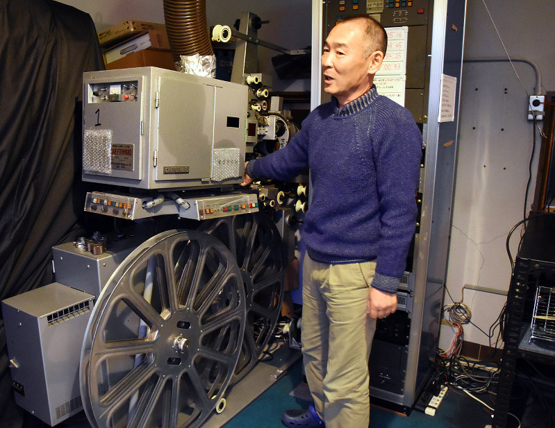 伊勢進富座：守り神はフィルム映写機 技師の親友が遺す | 毎日新聞