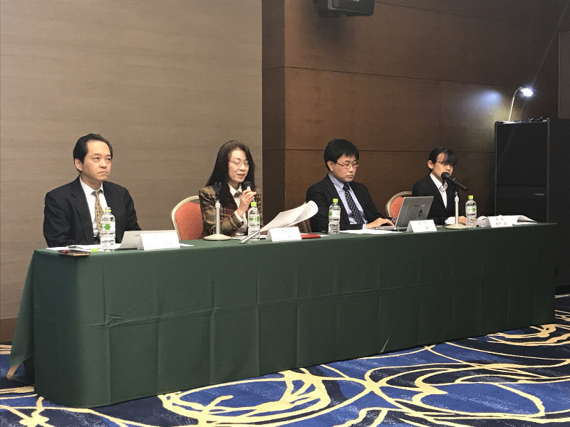 10月に開かれた「AV業界改革推進有識者委員会」の報告会=東京都内で2017年10月4日、中嶋真希撮影
