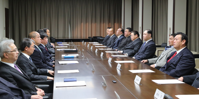 相撲協会 貴乃花親方の処分検討 臨時理事会 毎日新聞