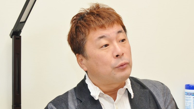 千葉商科大学専任講師の常見陽平さん=2017年12月19日、田中学撮影