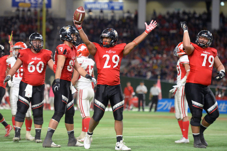 アメフット：ライスボウル 社会人代表の富士通が完勝 | 毎日新聞