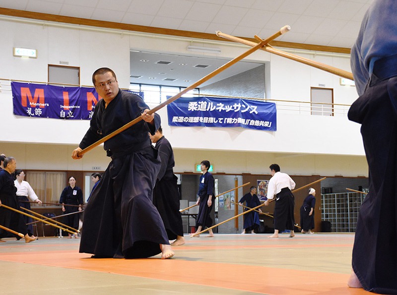 宝蔵院流槍術 学んだ礼法 日常にも 稽古始めに４０人 奈良 奈良 毎日新聞