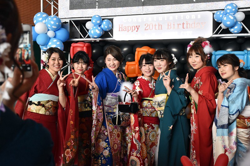 成人式 ２０市町村で 青森市 ハタチのカタチ 見つけて 青森 毎日新聞