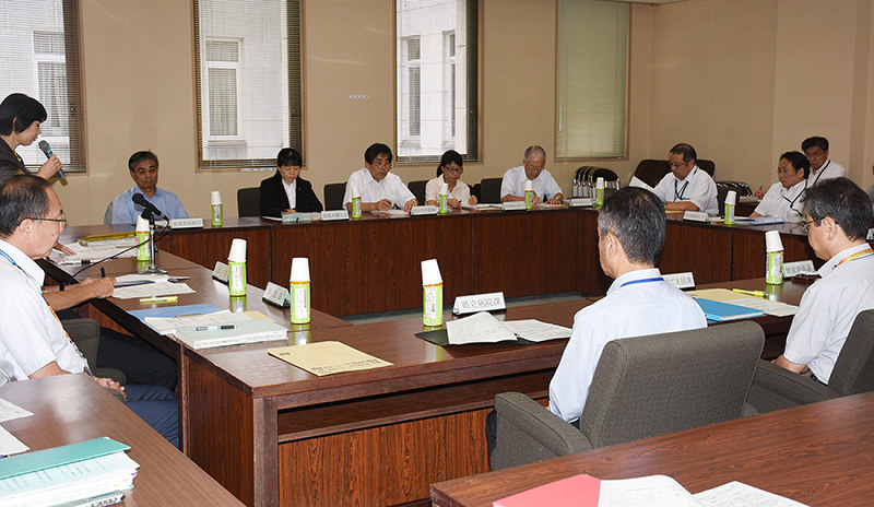 2回目のワンストップ支援センター設置検討会=愛媛県庁で、木島諒子撮影