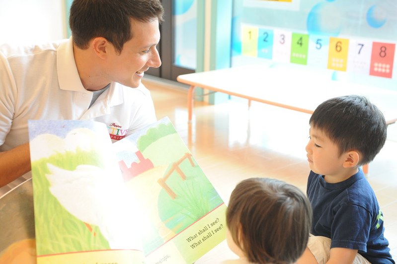 ポピンズの保育風景=同社提供