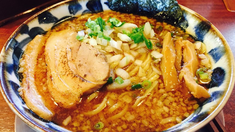 糖質と脂質、私たちはどちらを制限すべきなのか