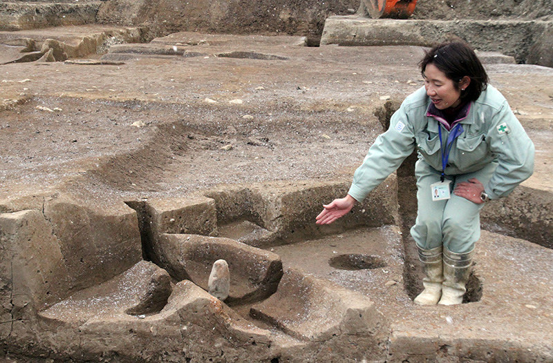 市之郷遺跡で見つかった古墳時代のかまど跡=兵庫県姫路市市之郷で、幸長由子撮影