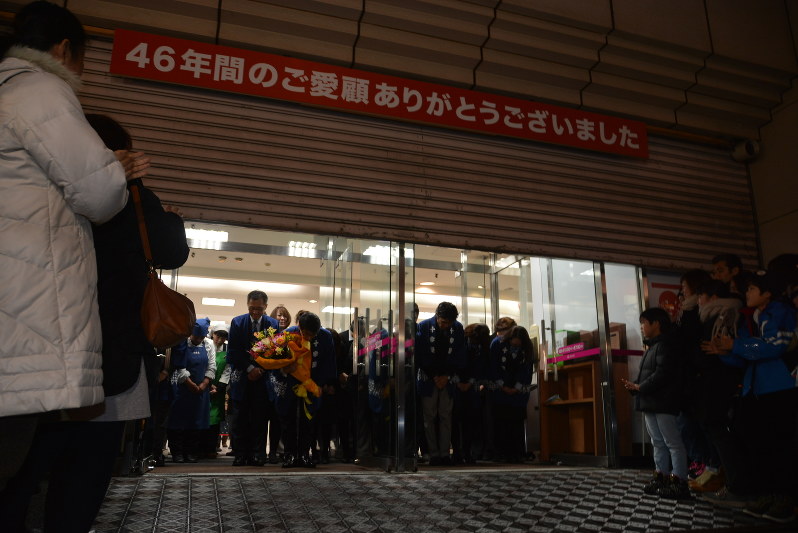 十字屋山形店 閉店 ｊｒ駅前の 顔 半世紀 郊外大型店進出相次ぎ 山形 毎日新聞