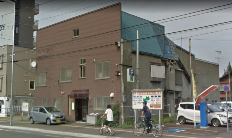 火災が発生する前の自立支援住宅「そしあるハイム」(Googleストリートビューから)