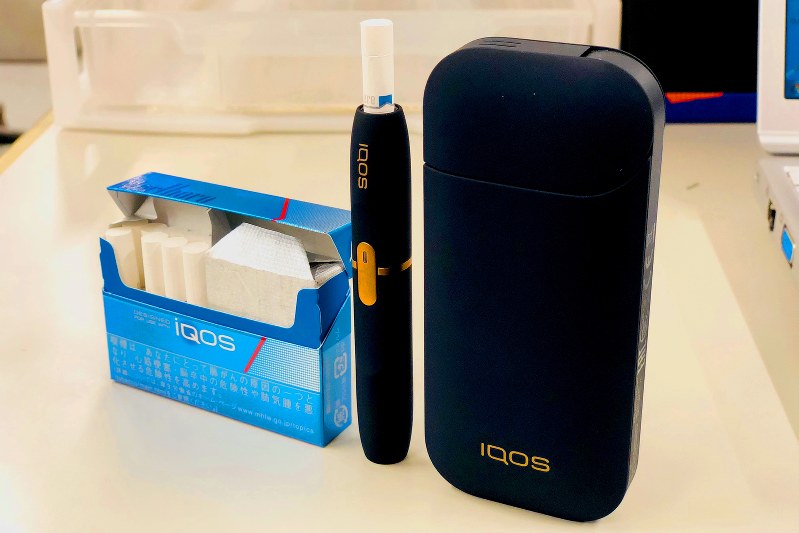 米フィリップモリスが販売する加熱式たばこ「iQOS(アイコス)」