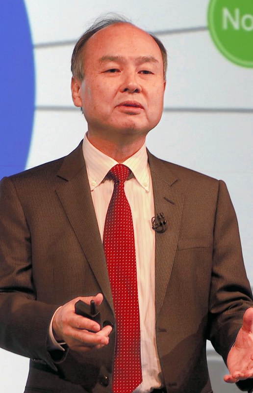 決算説明会で戦略を語る孫正義会長兼社長=東京都港区で7日