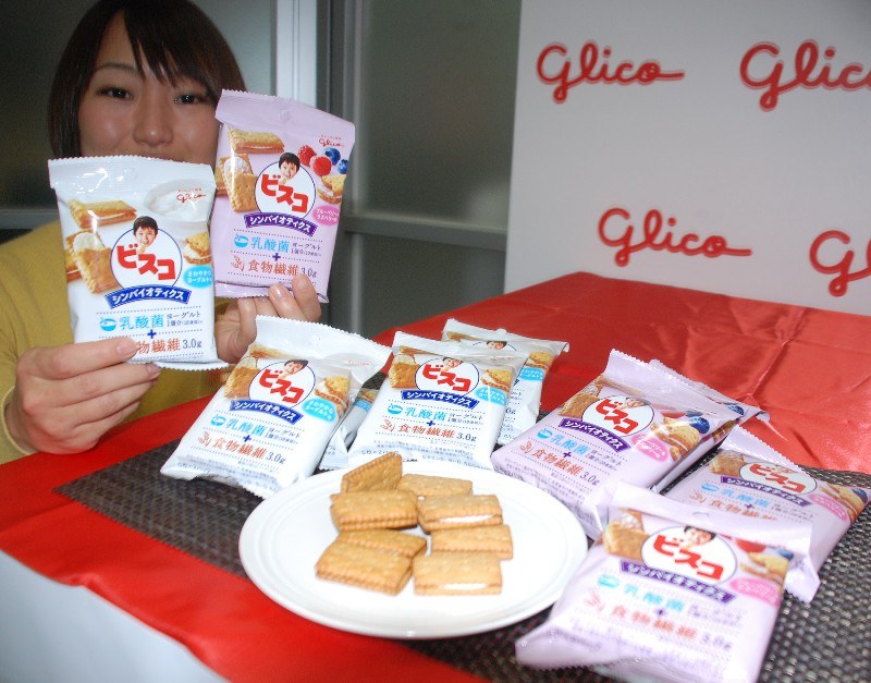 10億個の乳酸菌と食物繊維を配合した「ビスコ シンバイオティクス」=大阪市北区で2018年2月9日、岡奈津希撮影