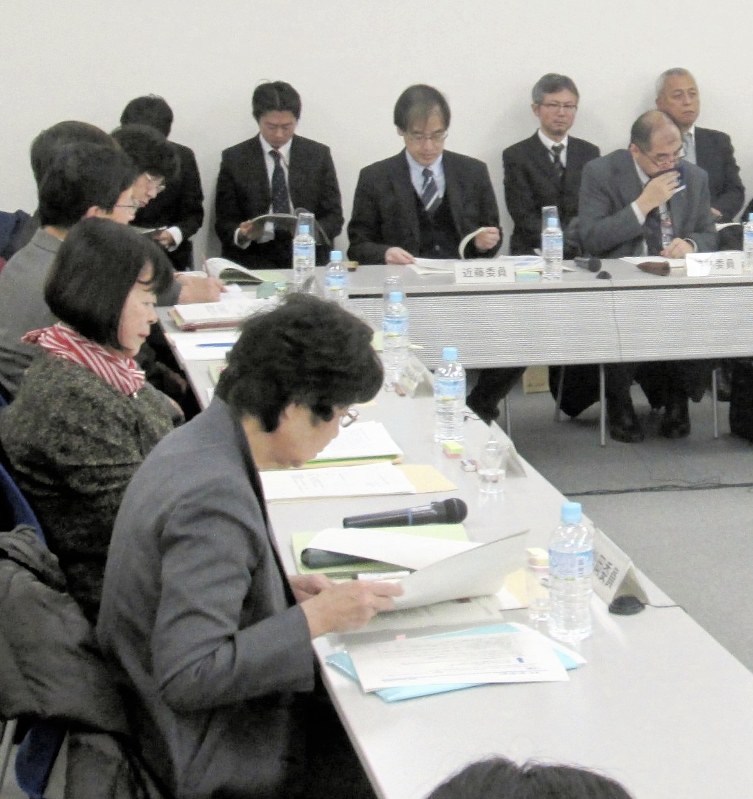 「組み換えでない」表示を検討した消費者庁の有識者検討会=1月31日、小島正美撮影