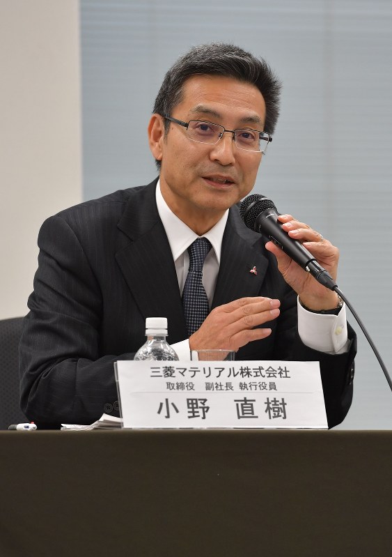 三菱マテリアルの小野直樹副社長=2017年11月24日、西本勝撮影