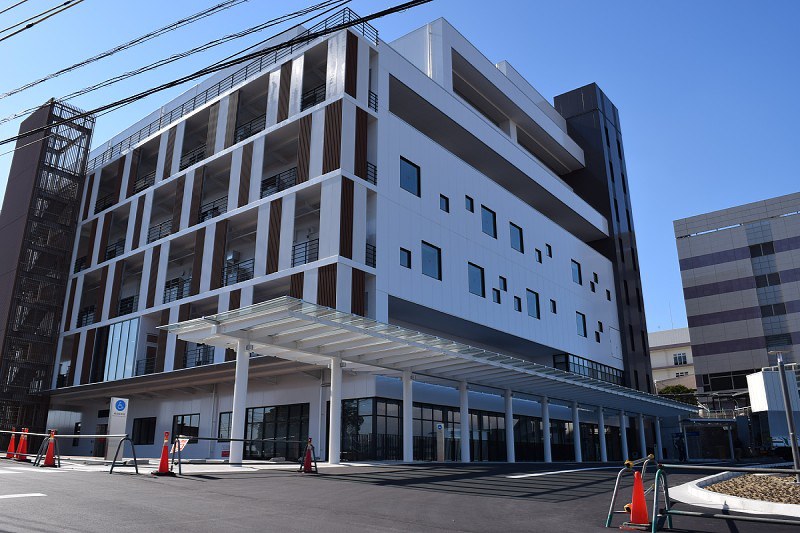 完成した新外来棟=大府市森岡町の国立長寿医療研究センターで5日撮影
