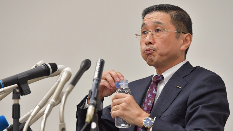 無資格検査問題の記者会見にのぞむ日産自動車の西川広人社長=2017年10月2日、西本勝撮影
