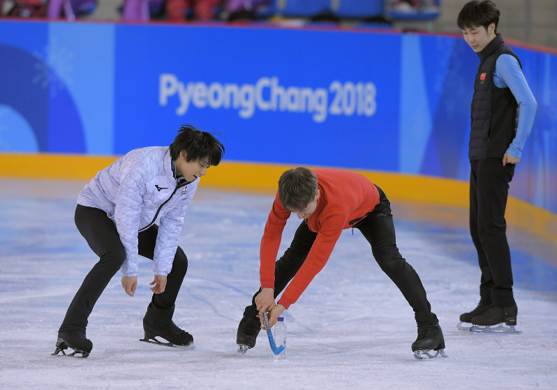 平昌五輪：羽生・宇野ら エキシビションに向けた練習を公開