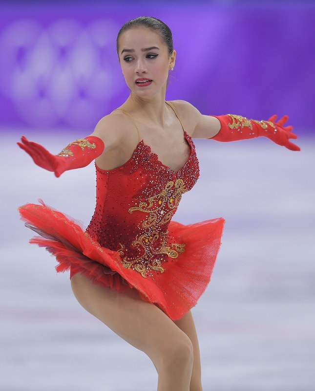 五輪フィギュア：フィギュアスケート女子 宮原4位、坂本6位 [写真