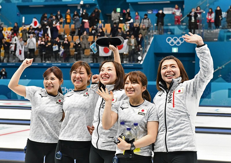 五輪カーリング：日本女子が銅 男女通じて初のメダル [写真特集13/13