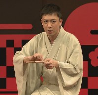 「渋谷らくご」で「壺算」を演じる春風亭昇々＝読売テレビ提供