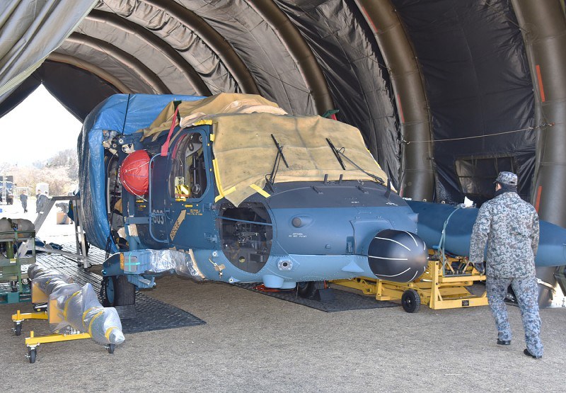 空自ヘリ 故障で駐機３週間余りに 山口 萩の公園 毎日新聞