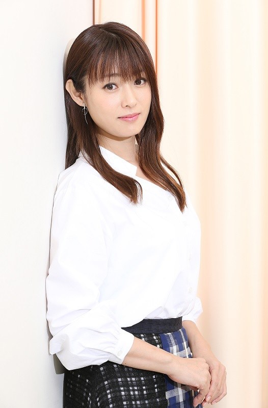 トーク 深田恭子 カンテレドラマ 隣の家族は青く見える 主演 新たな自分 楽しみに 毎日新聞