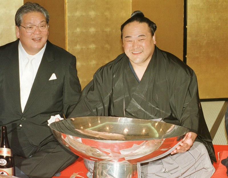 月刊相撲 平幕優勝 栃ノ心 自身の優勝額 感無量 毎日新聞
