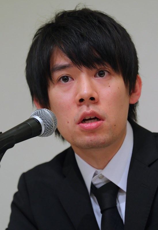 金融庁から業務改善命令を受け、記者会見するコインチェックの和田晃一良社長=東京都千代田区で2018年3月8日、長谷川直亮撮影