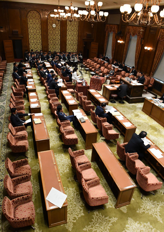 立憲民主党などの野党が欠席したまま開かれた衆院内閣委員会=国会内で2018年3月9日午前9時12分、川田雅浩撮影