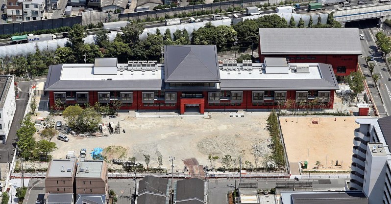 森友学園が開校を断念した「瑞穂の国記念小学院」=本社ヘリから幾島健太郎撮影