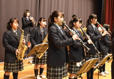 頑張れ近江 第９０回センバツ 近江高 吹奏楽部 応援係 北川桃圭さん １７ 彦根市 滋賀 毎日新聞