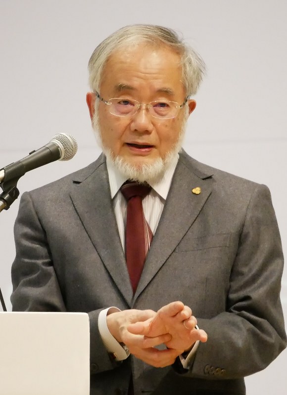 参加者からの質問に答える大隅良典・東京工業大栄誉教授=大磯町で