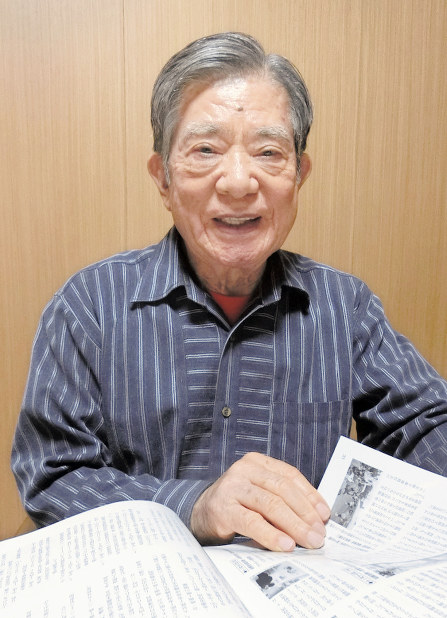 天皇、皇后両陛下の訪問を「歓迎したい」と話す照喜名朝一さん=那覇市で2018年3月6日、山田奈緒撮影