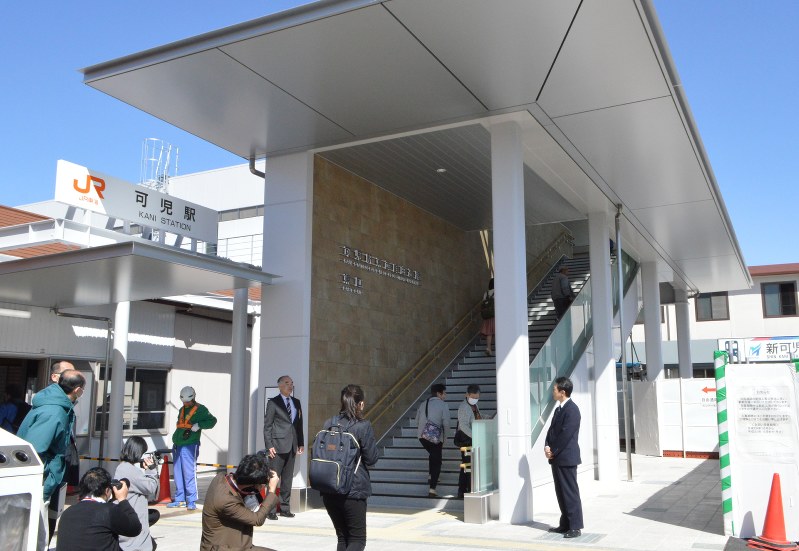ｊｒ可児駅 自由通路 供用開始 東西を高架接続 地下道は閉鎖 岐阜 毎日新聞