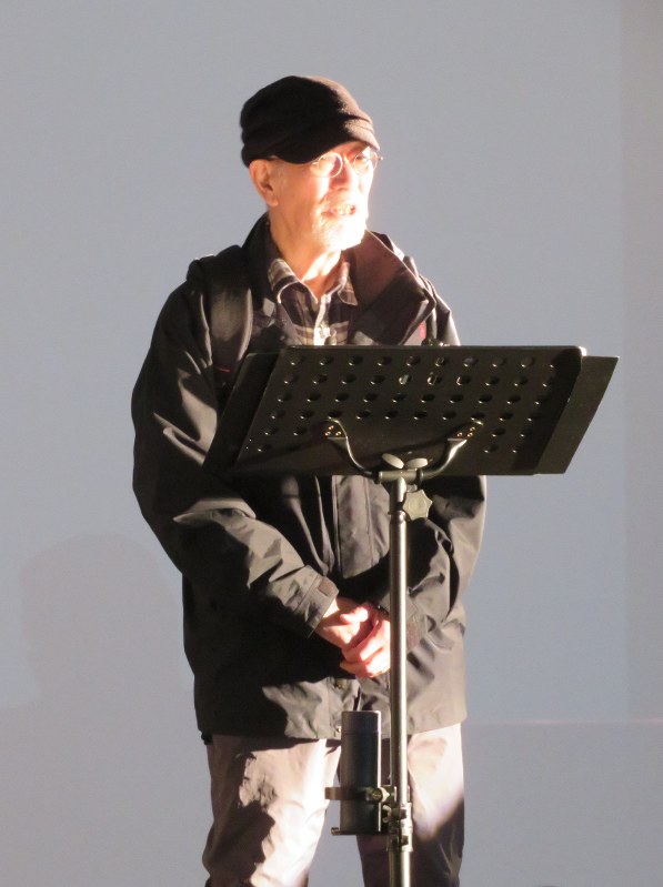 朗読劇 俳優 中村敦夫さん 反原発を訴える 大牟田 福岡 毎日新聞