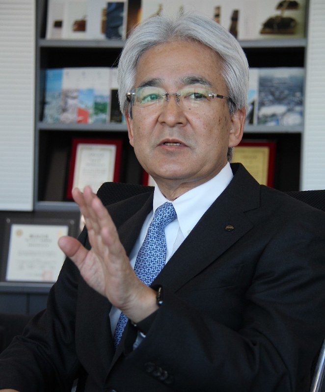 4月から伊藤忠商事の社長に就任する鈴木善久=東京都港区で6日、小川祐希撮影