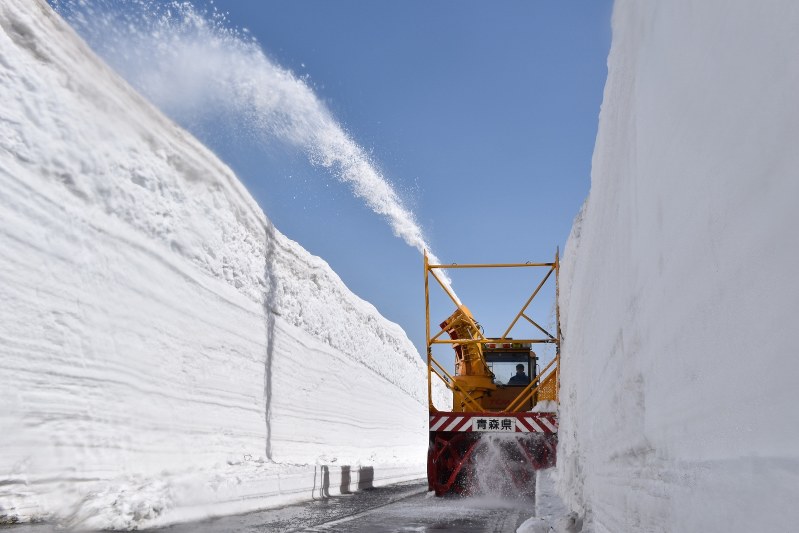 雪の回廊：姿現す…高さ7m以上の壁も 青森、除雪終了 [写真特集1/4