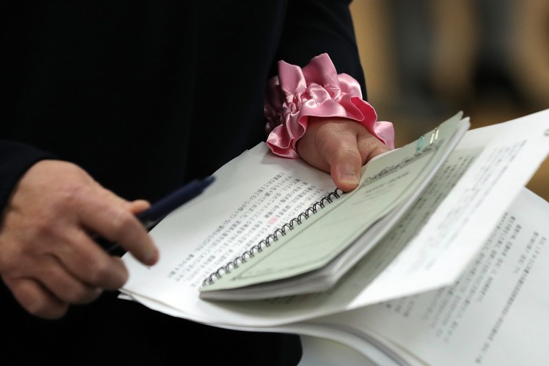 旧優生保護法の下で強制された不妊手術について国に損害賠償を求めた訴訟の第1回口頭弁論を終え、会見した原告の義理の姉=仙台市青葉区で2018年3月28日午前11時29分、喜屋武真之介撮影