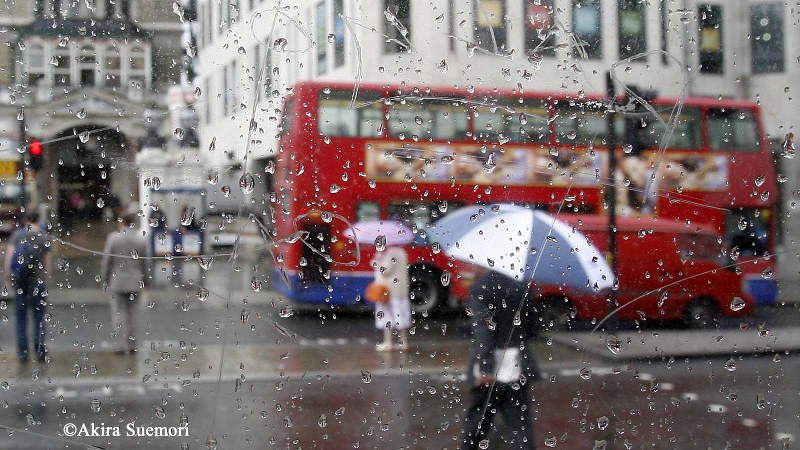 雨の日のロンドン