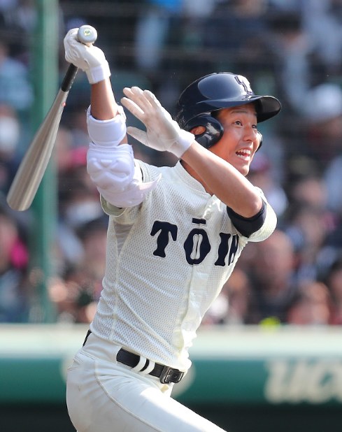 選抜高校野球：バットで引っ張る 大阪桐蔭主将・中川 | 毎日新聞