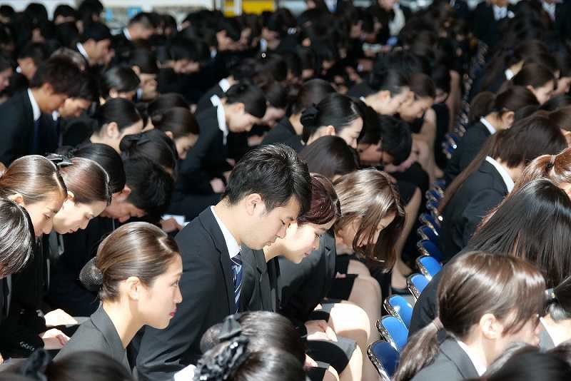 ａｎａ 合同入社式 メダリストの羽生 村岡がメッセージ 写真特集5 13 毎日新聞