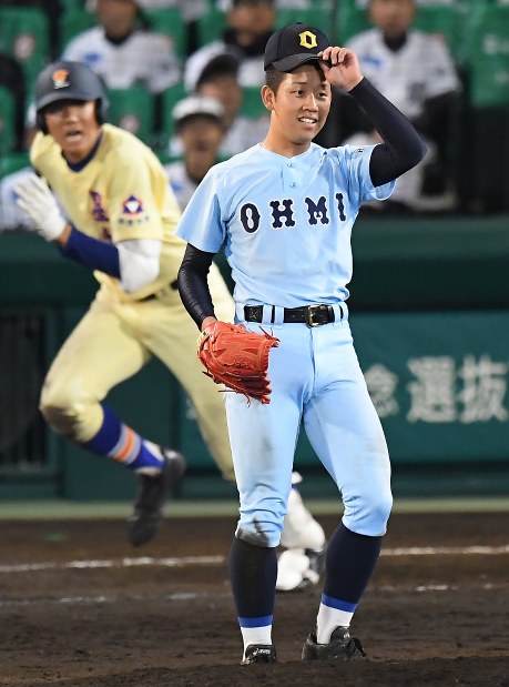 選抜高校野球：近江・金城、粘りきれず 失投に悔し涙 | 毎日新聞