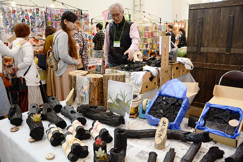 展示販売会 ａｒｔ 雑貨 物作り 全国から１７０店 福井 毎日新聞