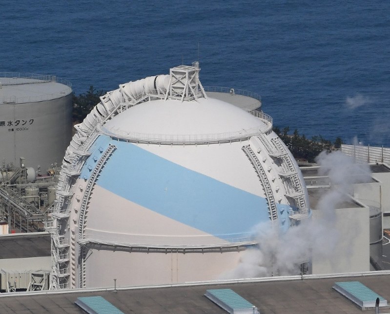 玄海原発3号機=本社ヘリから上入来尚撮影