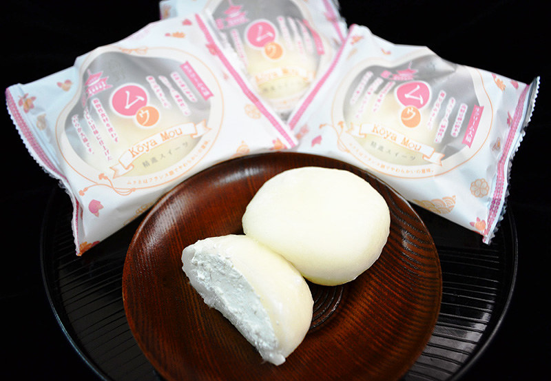 精進スイーツ「生クリーム大福 高野ムゥ~Koya Mou~」=松野和生撮影