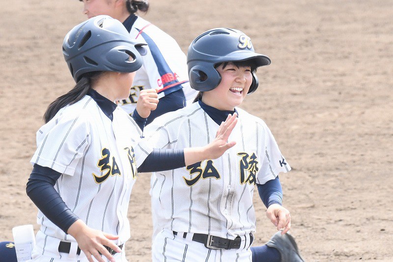 全国高校女子硬式野球選抜大会：決勝ハイライト・神戸弘陵 vs 秀明八千代 [写真特集52/57] 毎日新聞