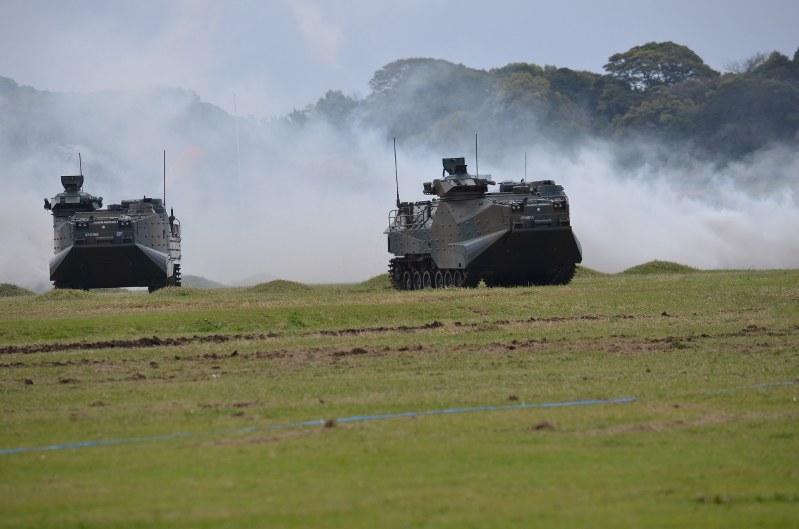 陸自：「日本版海兵隊」演習公開 南西諸島防衛 [写真特集2/6] | 毎日新聞